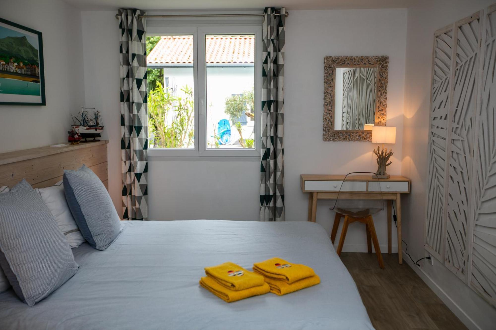 Erreka Txikia Bed and Breakfast Urrugne Værelse billede